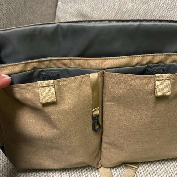 The North Face Tan Crossbody Bag - Picture 5 of 9